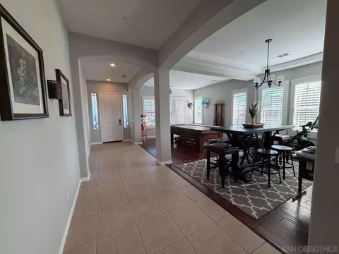 Entry Way - 2327 Clearcrest Ln, Fallbrook, CA 92028 photo 2 of 6