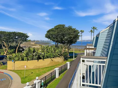 View/Area - 22 Montego Ct, Coronado, CA 92118 photo 7 of 10