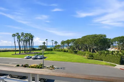 View/Area - 22 Montego Ct, Coronado, CA 92118 photo 9 of 10