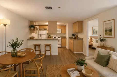 425 W Beech St #708, San Diego, CA 92101