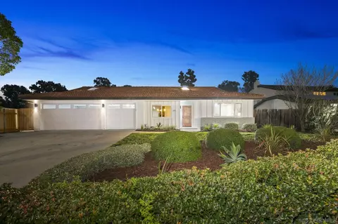 5620 Loping Ln, Bonita, CA 91902