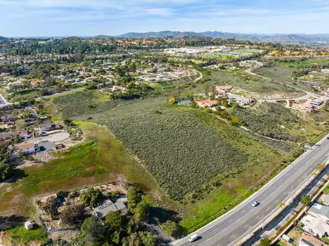 la manda dr, Poway, CA 92064 photo 9