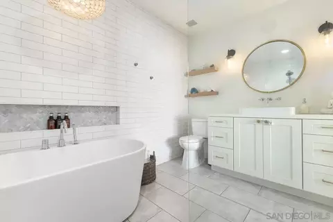 Bath - 1432 Santa Rosa St, Oceanside, CA 92058 photo 1 of 2
