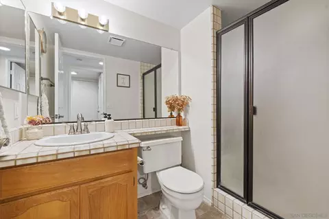 Bath - 14725 Fieldview Way, Poway, CA 92064 photo 1 of 5