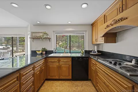 Kitchen - 14725 Fieldview Way, Poway, CA 92064 photo 2 of 3