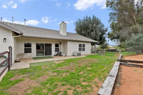 Exterior - 15336 Mesa Estates Ct, Ramona, CA 92065 photo 15 of 16