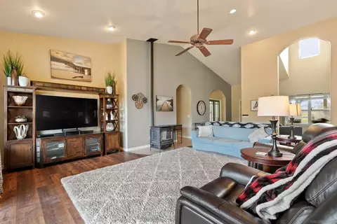 Living - 15336 Mesa Estates Ct, Ramona, CA 92065 photo 1 of 3