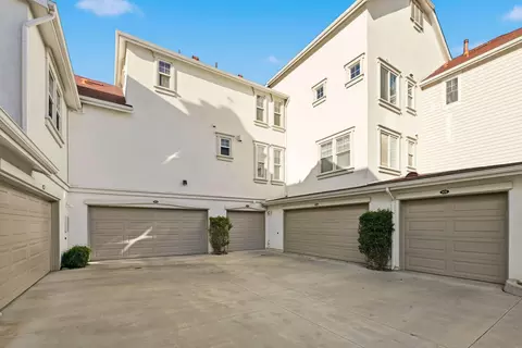 845 Harbor Cliff Way #305, Oceanside, CA 92054