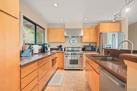 Kitchen - 15770 Oak Valley Rd, Ramona, CA 92065 photo 1 of 2
