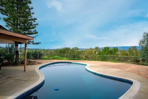 Exterior - 15770 Oak Valley Rd, Ramona, CA 92065 photo 2 of 5
