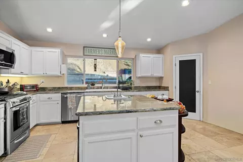 Kitchen - 1714 Foss Rd, Alpine, CA 91901 photo 5 of 6