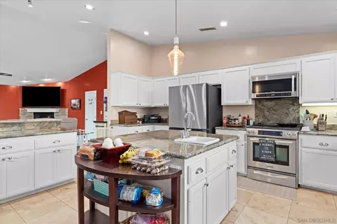 Kitchen - 1714 Foss Rd, Alpine, CA 91901 photo 2 of 6