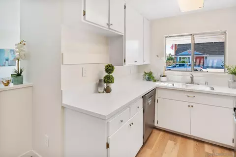 Kitchen - 10012 Shaggybark, Santee, CA 92071 photo 1 of 3