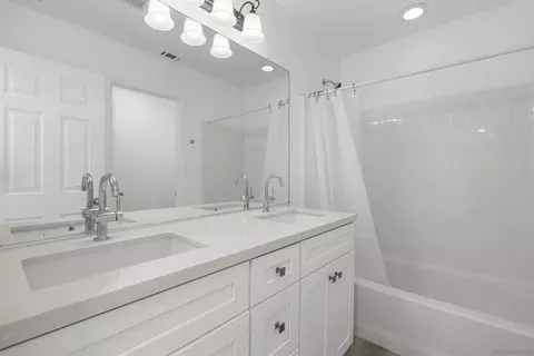 Bath - 29844 Prell Ct, Menifee, CA 92584 photo 2 of 5