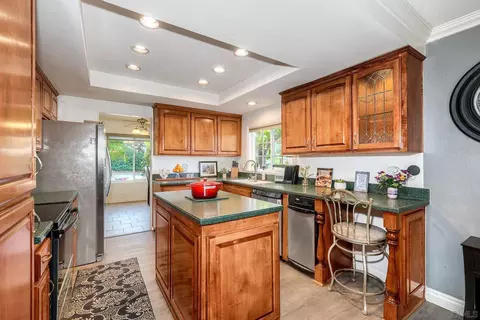 Kitchen - 15805 Oak Valley Rd, Ramona, CA 92065 photo 2 of 5