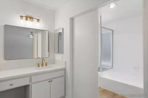 Bath - 1708 Woodbridge Rd, Escondido, CA 92026 photo 1 of 2