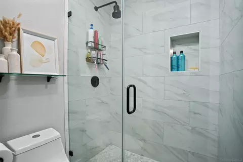Bath - 4588 Vinyard St, Oceanside, CA 92057 photo 2 of 3