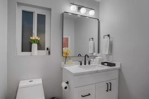 Bath - 4588 Vinyard St, Oceanside, CA 92057 photo 3 of 3