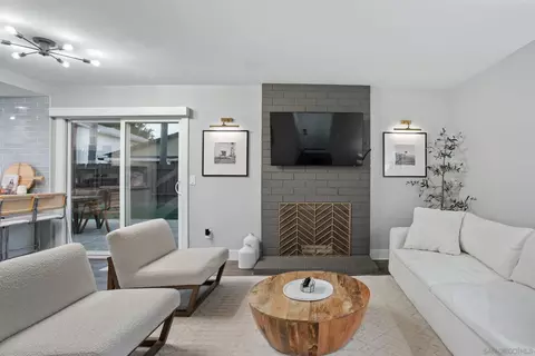 Living - 4588 Vinyard St, Oceanside, CA 92057 photo 4 of 4