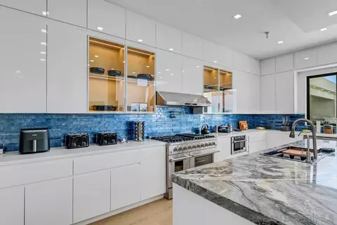 Kitchen - 41955 Altanos Rd, Temecula, CA 92592 photo 4 of 6