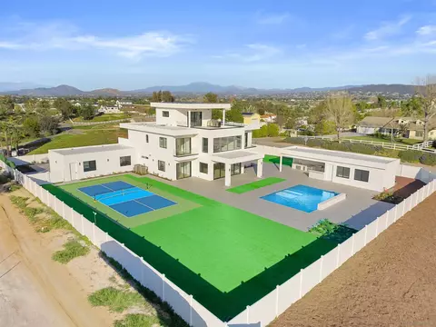 View/Area - 41955 Altanos Rd, Temecula, CA 92592 photo 1 of 8