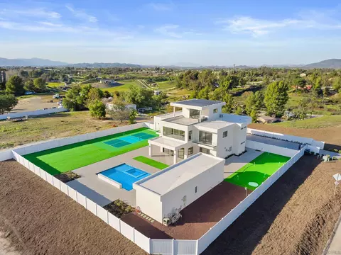 View/Area - 41955 Altanos Rd, Temecula, CA 92592 photo 4 of 8