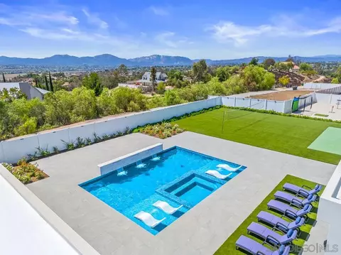 Exterior - 41955 Altanos Rd, Temecula, CA 92592 photo 18 of 20