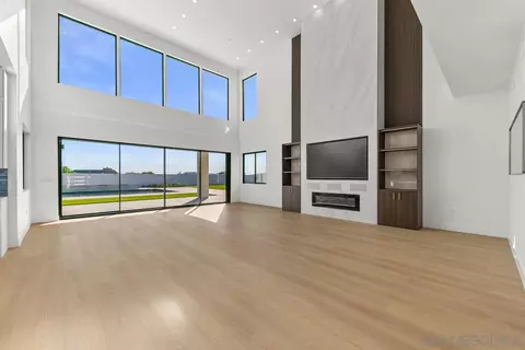 Living - 41955 Altanos Rd, Temecula, CA 92592 photo 3 of 8
