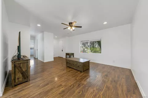 Living - 41955 Altanos Rd, Temecula, CA 92592 photo 7 of 8