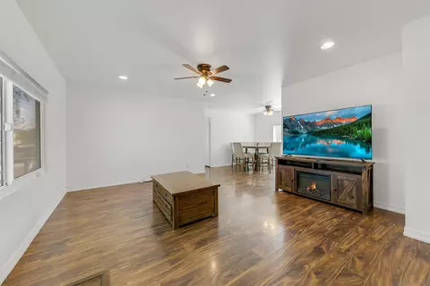 Living - 41955 Altanos Rd, Temecula, CA 92592 photo 6 of 8