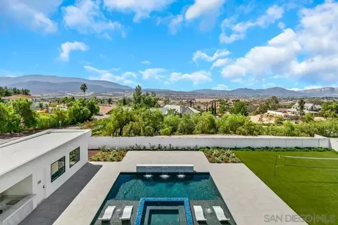 Exterior - 41955 Altanos Rd, Temecula, CA 92592 photo 4 of 20