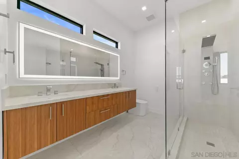 Bath - 41955 Altanos Rd, Temecula, CA 92592 photo 2 of 2