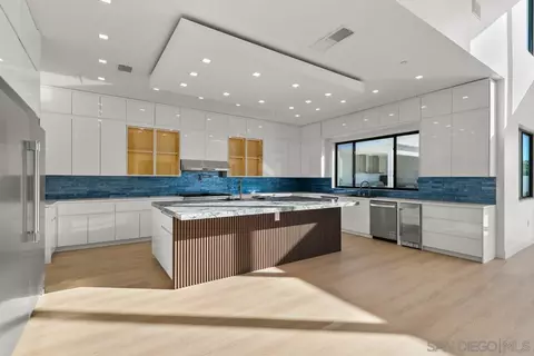 Kitchen - 41955 Altanos Rd, Temecula, CA 92592 photo 4 of 9