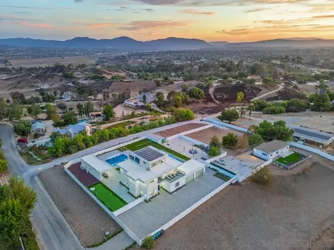 View/Area - 41955 Altanos Rd, Temecula, CA 92592 photo 3 of 3