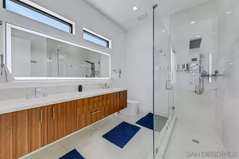Bath - 41955 Altanos Rd, Temecula, CA 92592 photo 1 of 3