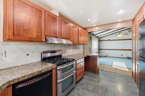 275 S Worthington St #14, Spring Valley, CA 91977 photo 20
