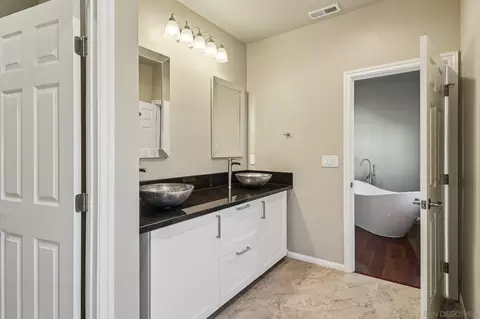 Bath - 859 Florida St, Imperial Beach, CA 91932 photo 2 of 6