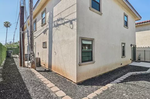 Exterior - 859 Florida St, Imperial Beach, CA 91932 photo 5 of 9