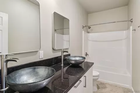 Bath - 859 Florida St, Imperial Beach, CA 91932 photo 4 of 6