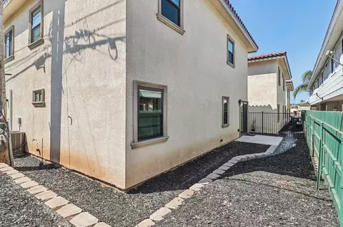 Exterior - 859 Florida St, Imperial Beach, CA 91932 photo 6 of 9