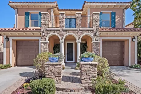 7096 Sitio Frontera, Carlsbad, CA 92009