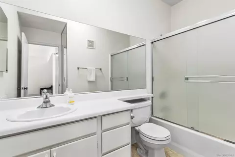 Bath - 3177 Dehesa Rd #14, El Cajon, CA 92019 photo 4 of 5