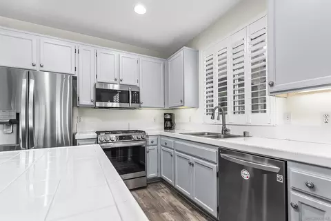 Kitchen - 3177 Dehesa Rd #14, El Cajon, CA 92019 photo 3 of 4