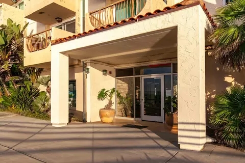 4878 Pescadero Ave #103, San Diego, CA 92107