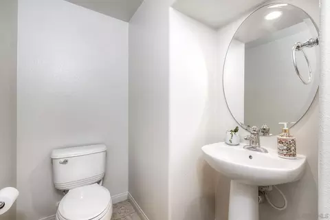 Bath - 1921 Bassett Ln, Santee, CA 92071 photo 1 of 3