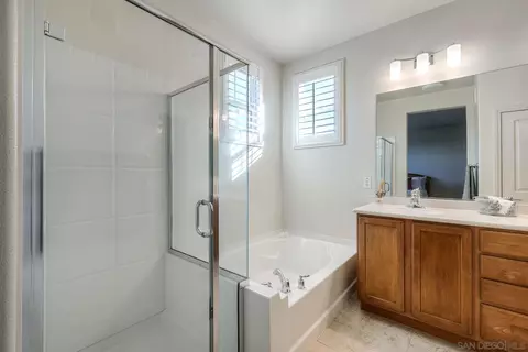 Bath - 1921 Bassett Ln, Santee, CA 92071 photo 2 of 3