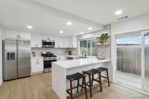 13541 Avenida Del Charro, El Cajon, CA 92021 photo 2