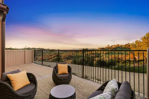 1794 Valley Oak Way, Oceanside, CA 92056