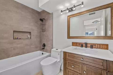 Bath - 5639 Pony Ct, Oceanside, CA 92057 photo 1 of 4