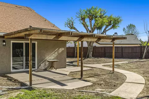 Exterior - 5639 Pony Ct, Oceanside, CA 92057 photo 8 of 14